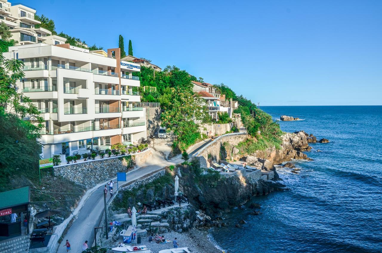 Hotel Mediterraneo Liman Free Private Beach For Hotel Guest Ulcinj Exterior photo