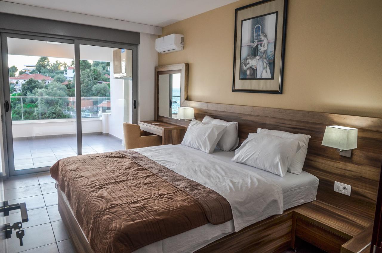 Hotel Mediterraneo Liman Free Private Beach For Hotel Guest Ulcinj Exterior photo