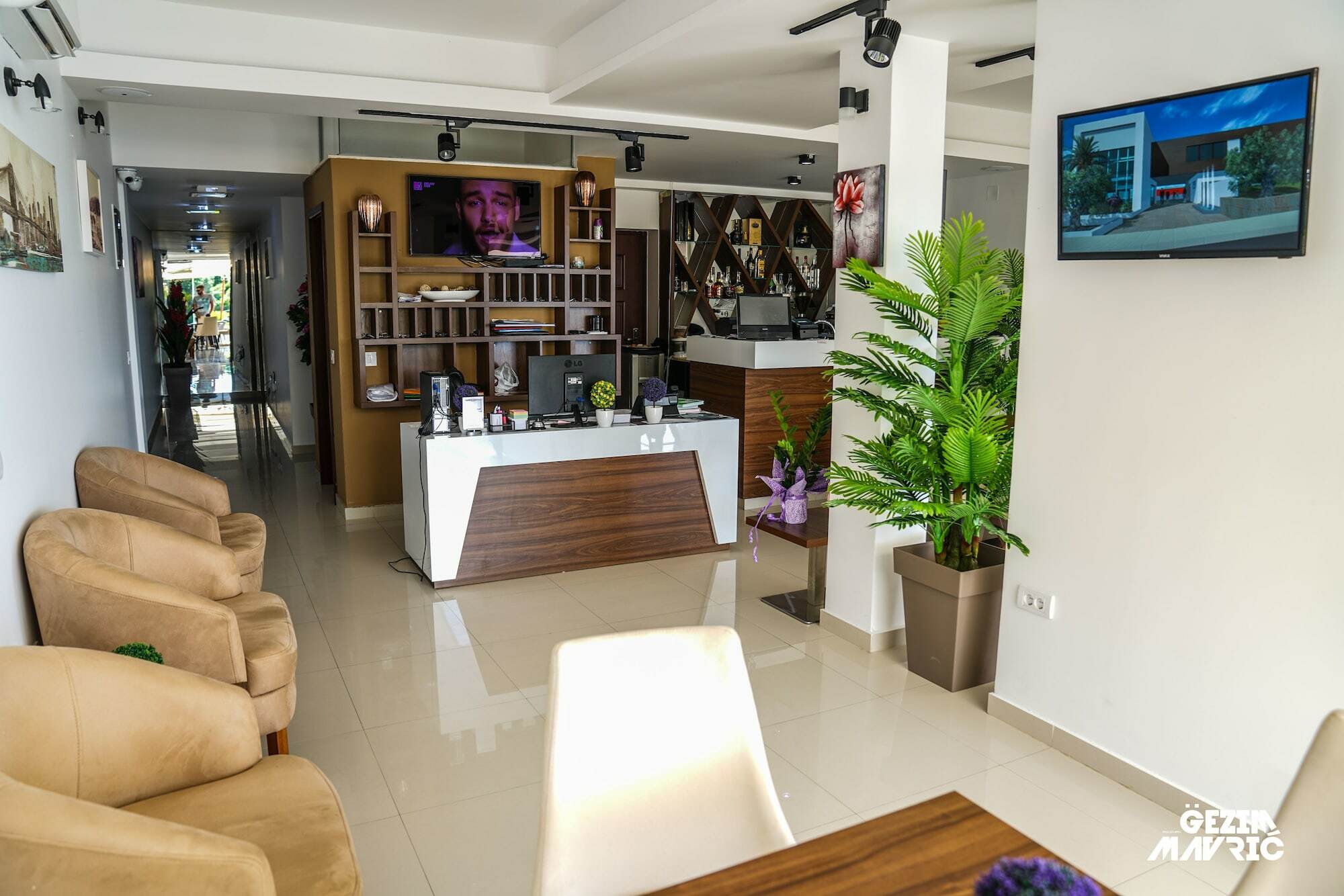 Hotel Mediterraneo Liman Free Private Beach For Hotel Guest Ulcinj Exterior photo