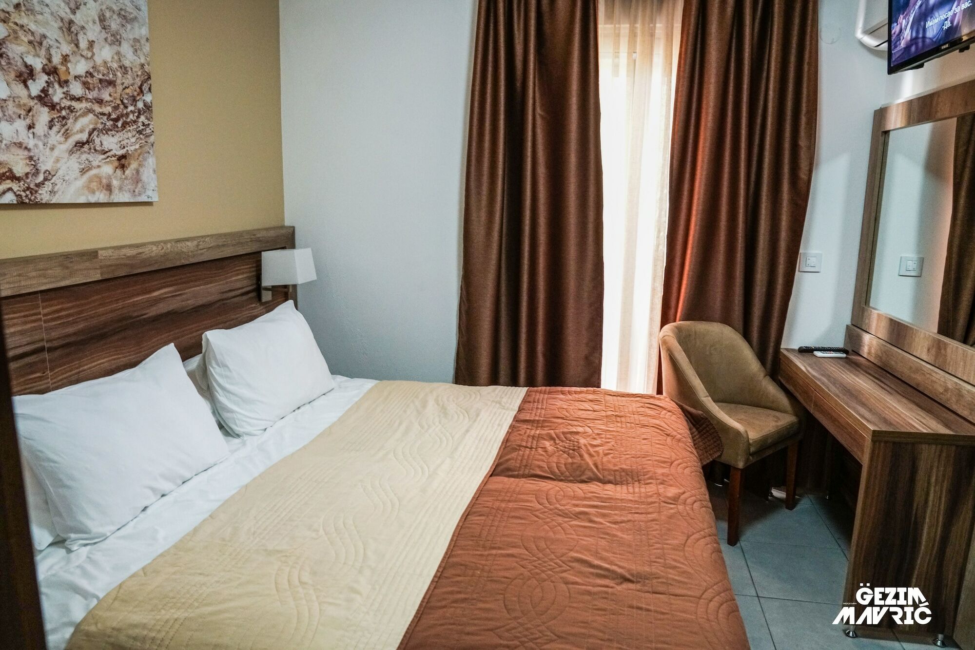 Hotel Mediterraneo Liman Free Private Beach For Hotel Guest Ulcinj Exterior photo