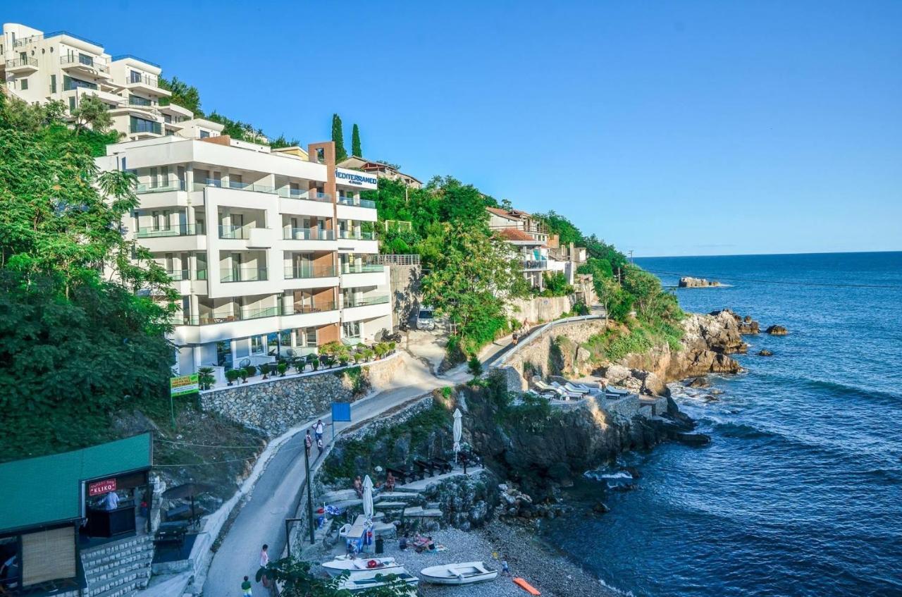 Hotel Mediterraneo Liman Free Private Beach For Hotel Guest Ulcinj Exterior photo